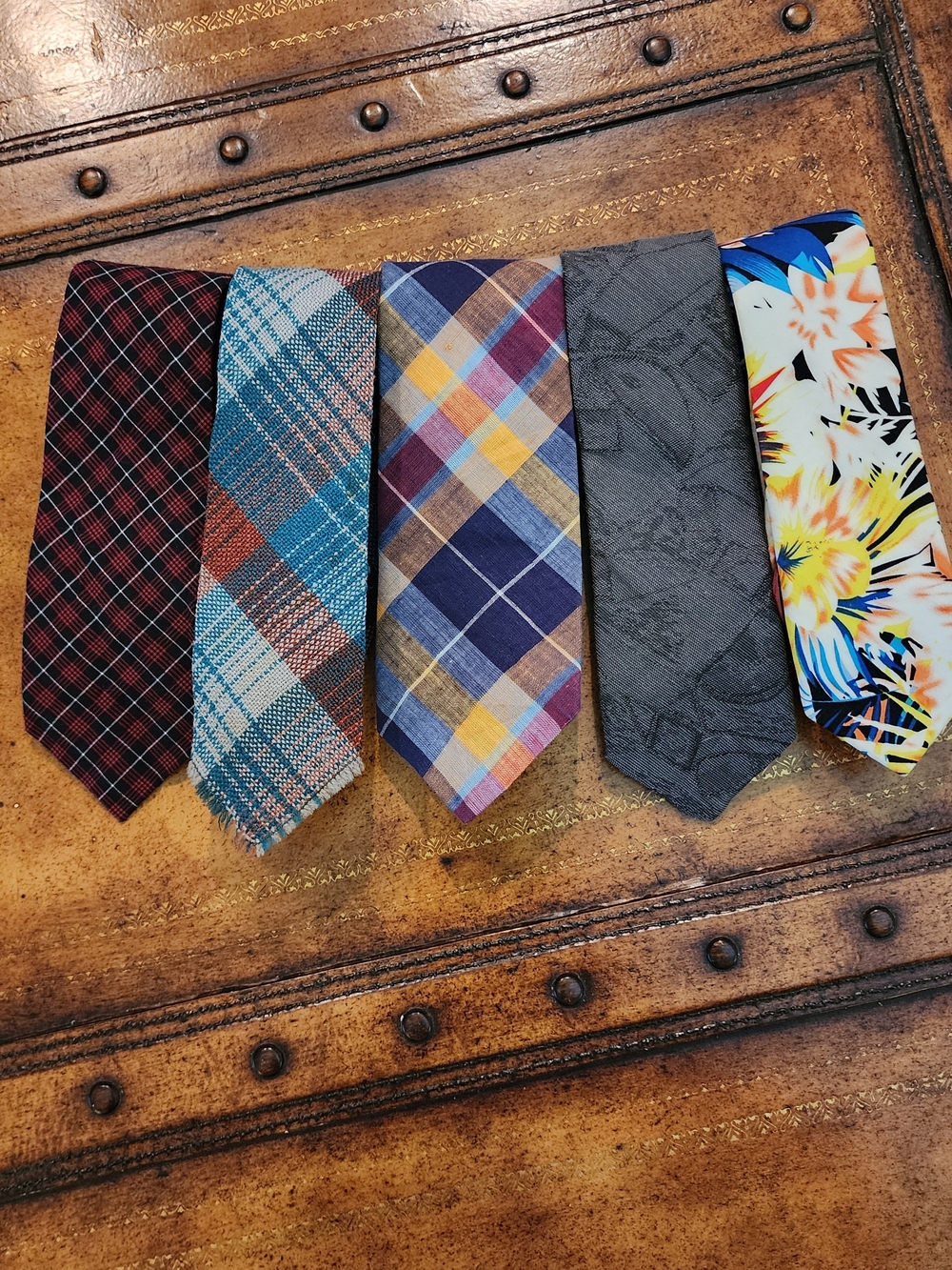 5pc Men’s Tie Lot Vintage Regal Wool-O-Wisp Hand Loomed Rooster Penguin